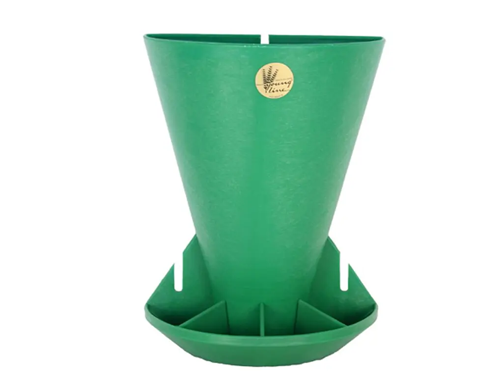 Piglet feeder OK 301 plastic 5 liters