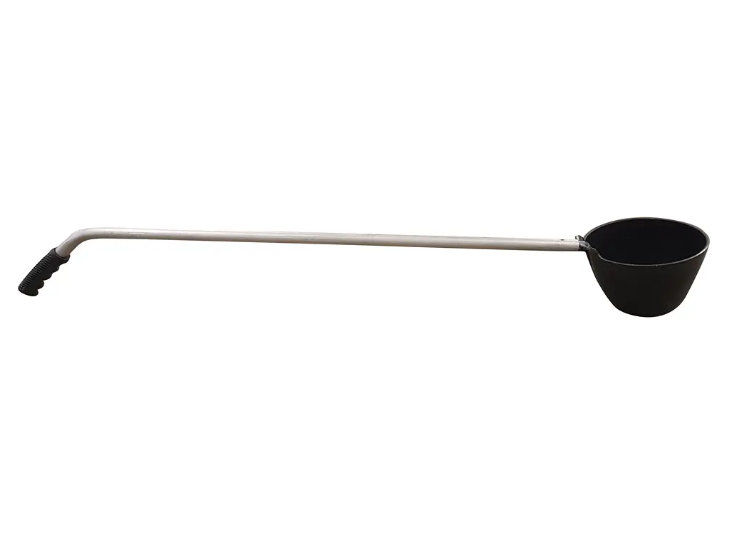 Food scoop with handle - new model